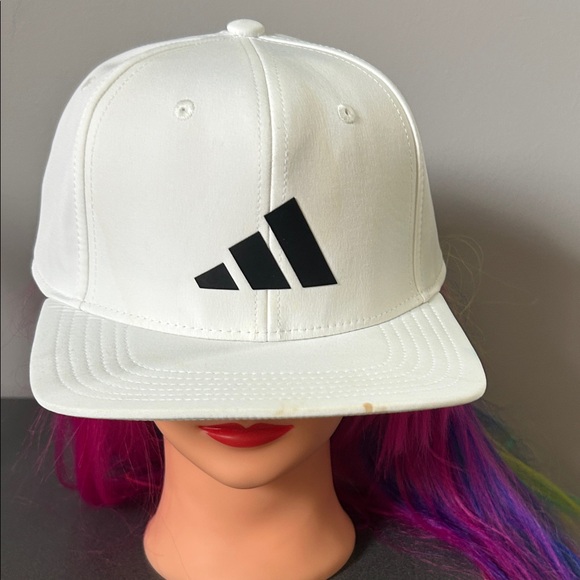 Adidas White Cap with Black Logo - Picture 1 of 3